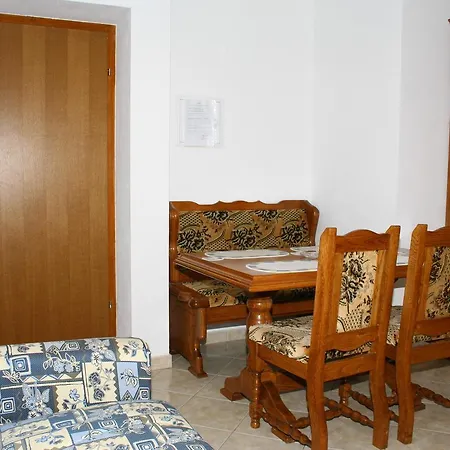 Stanici 2818b Omiš